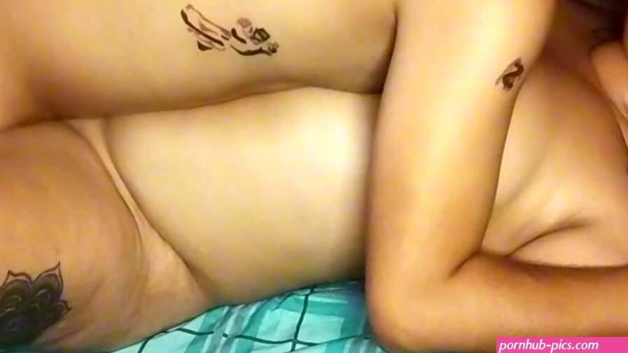 Creampie a Gordita Latina. Madrastra Cachonda Recibe Leche En Sus Enormes Tetas