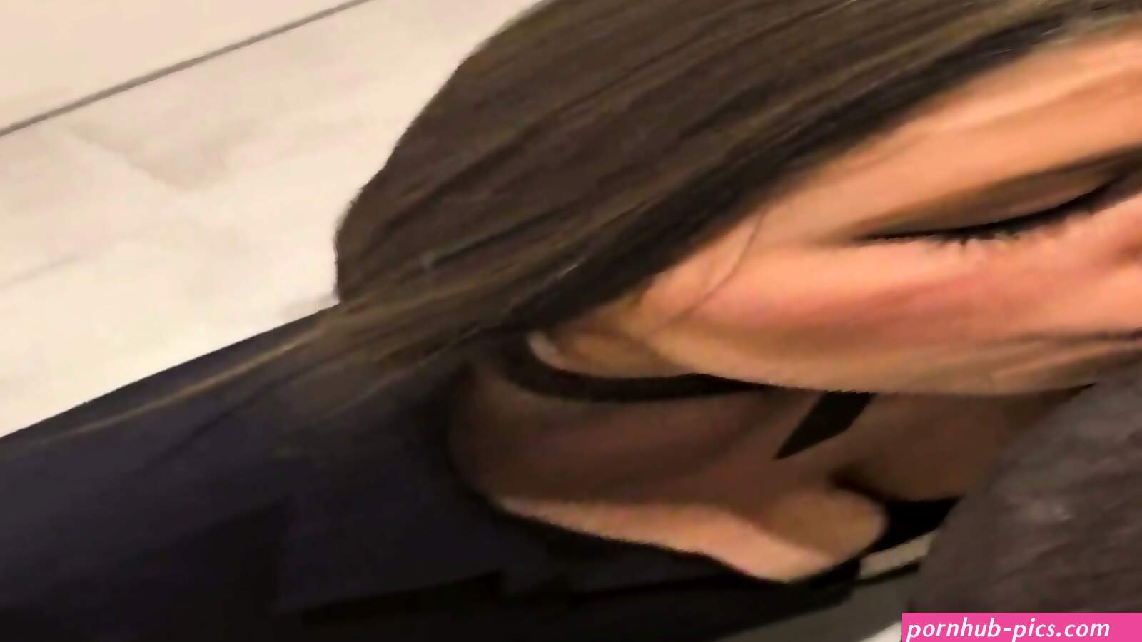 Hotwife Come For A Creampie