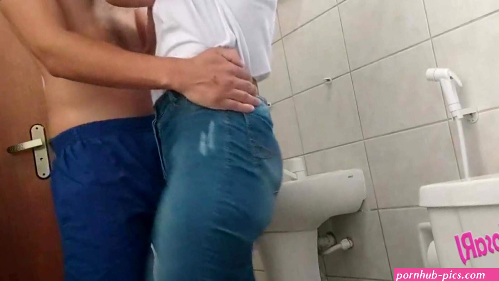 Hot cheating wife Quickie cum inside pussy