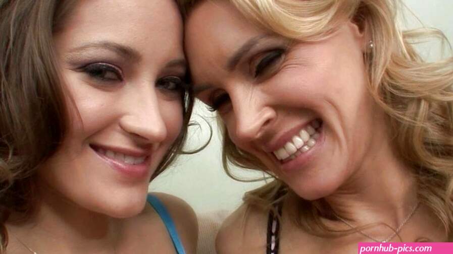 Tanya Tate And Dani Daniels Have Lesbian Sex