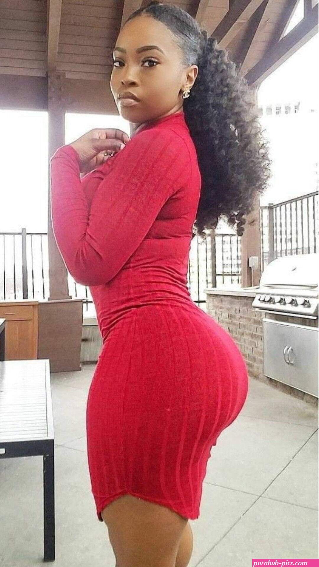 phatblackbooty in tight dress pictures