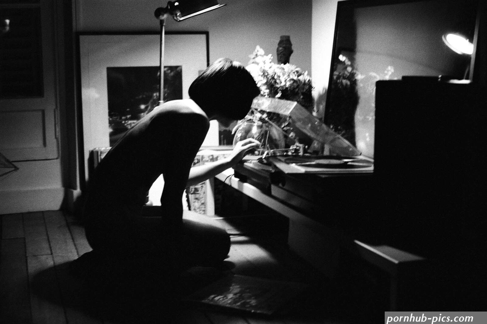 Politics of the nude portrait