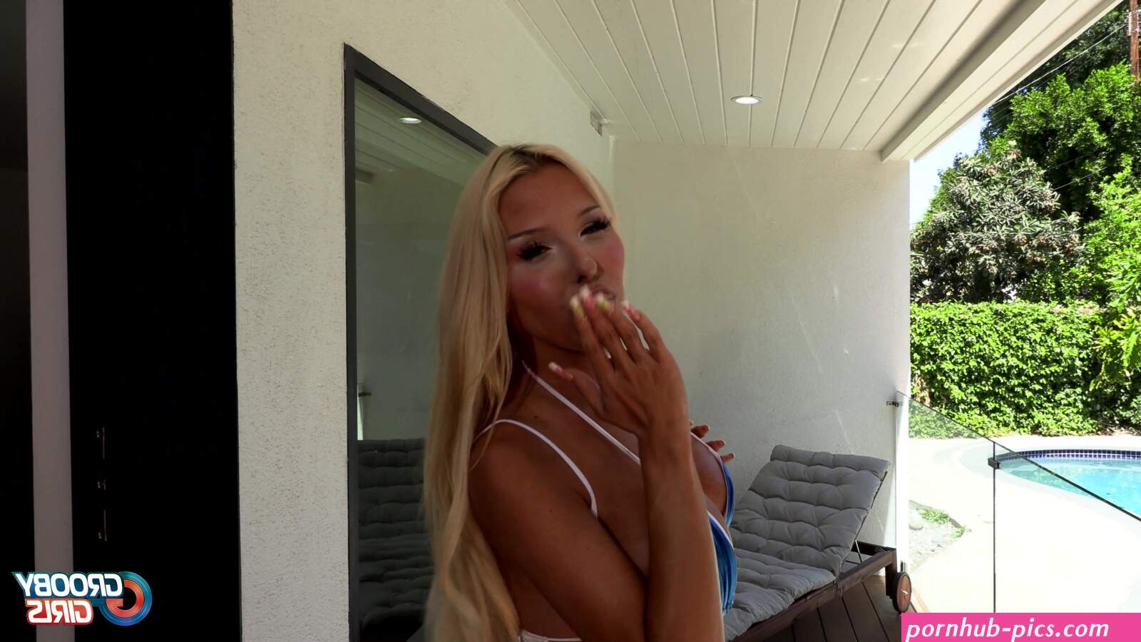 Hot Blonde TS Brittney Kade takes bbc