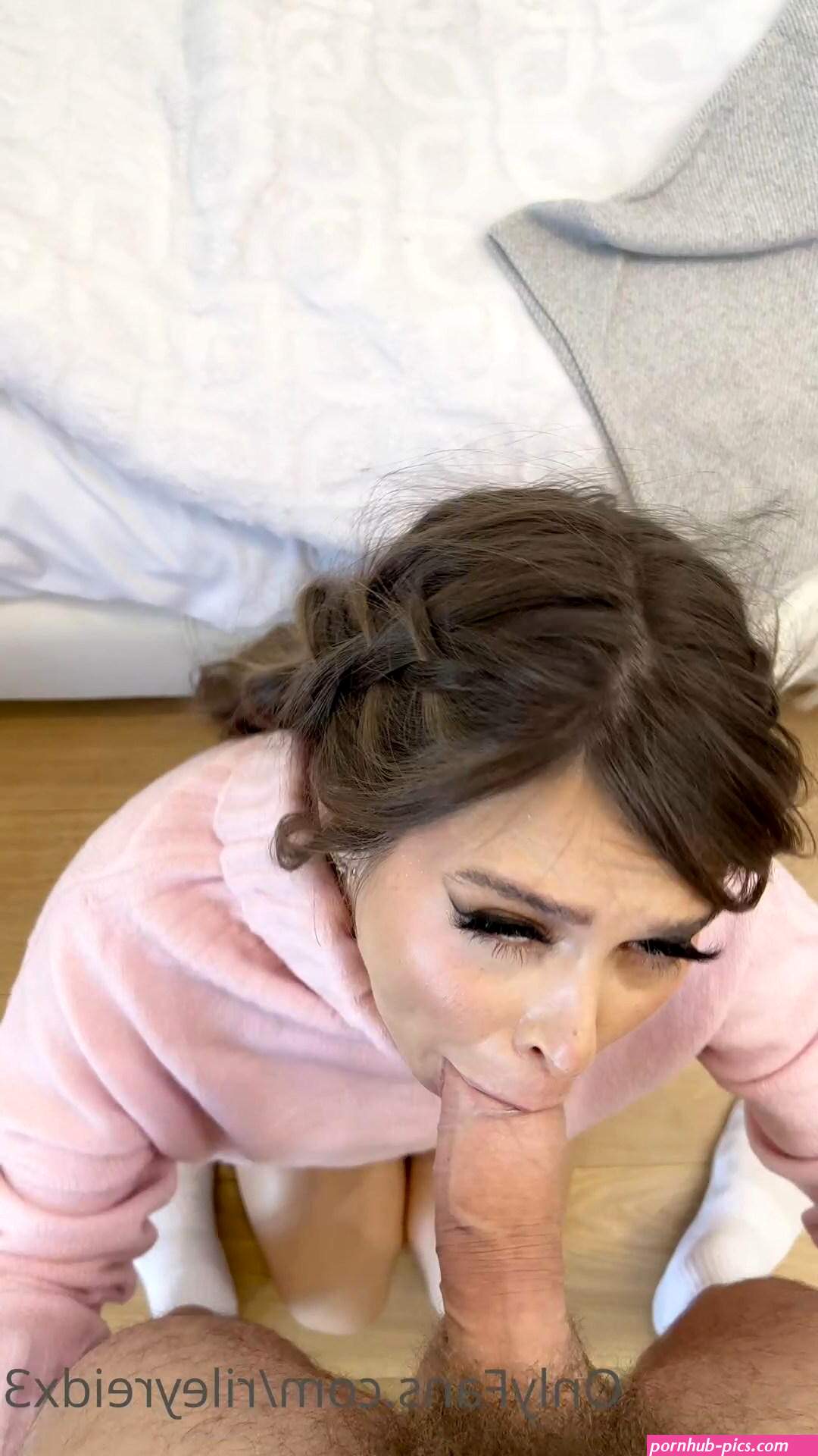 Riley Reid POV School Girl Sex OnlyFans Video Leaked