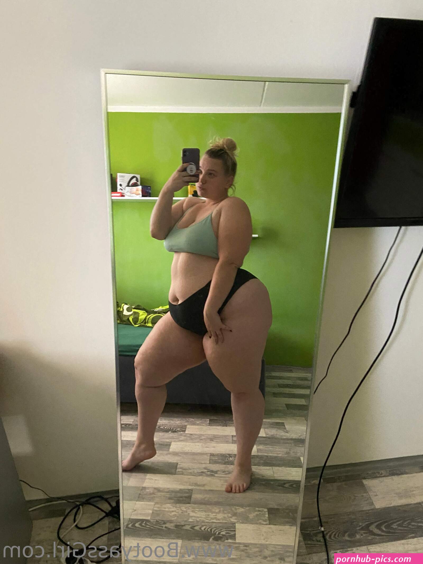bootyassgirl