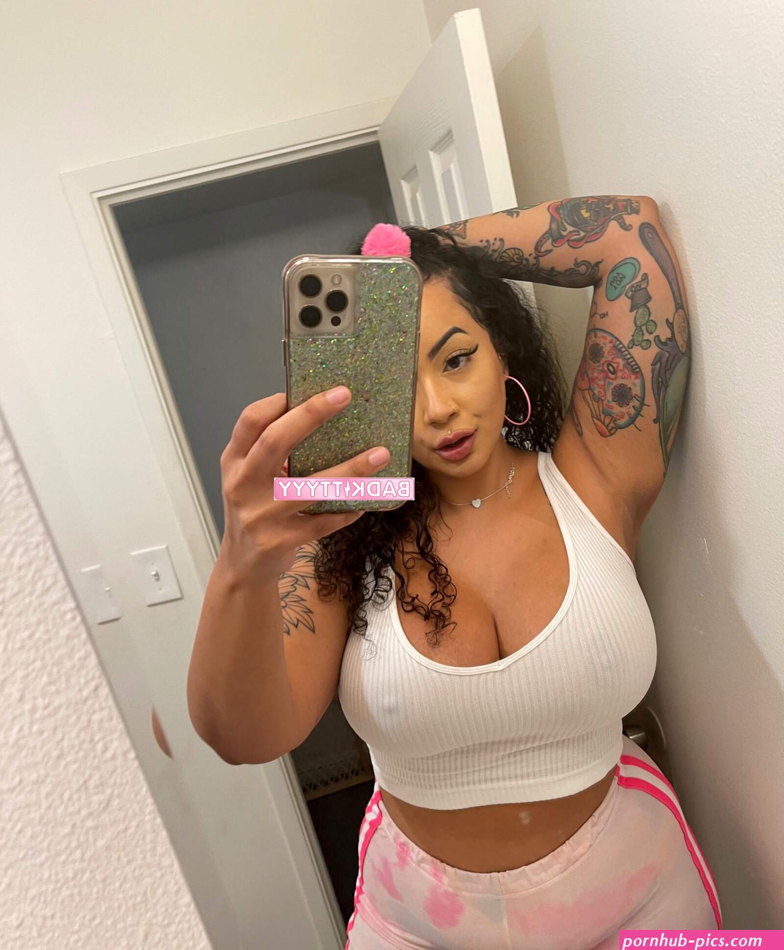 BADKITTYYY pe X: Lil bb
