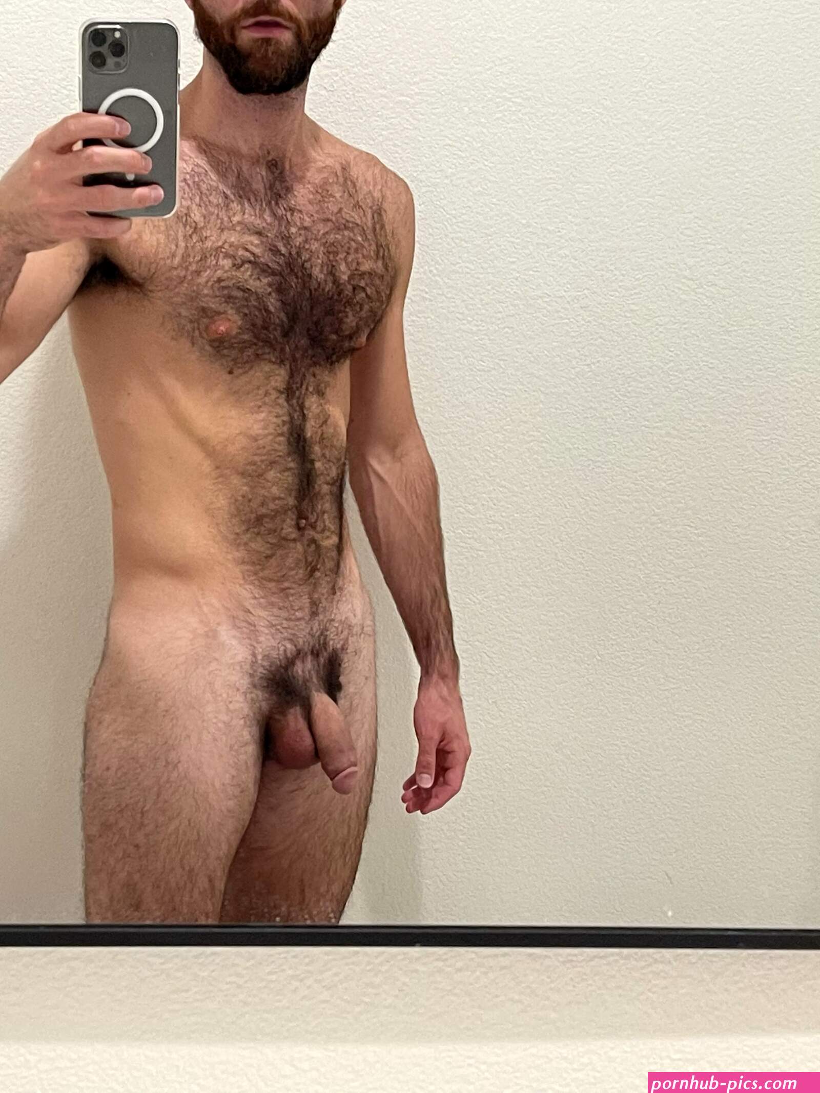 29 60 165. Just an average hairy man nudes
