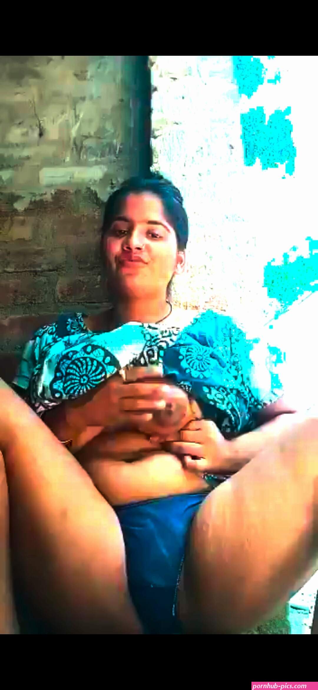 Nude Selfie: Indian desi village lady