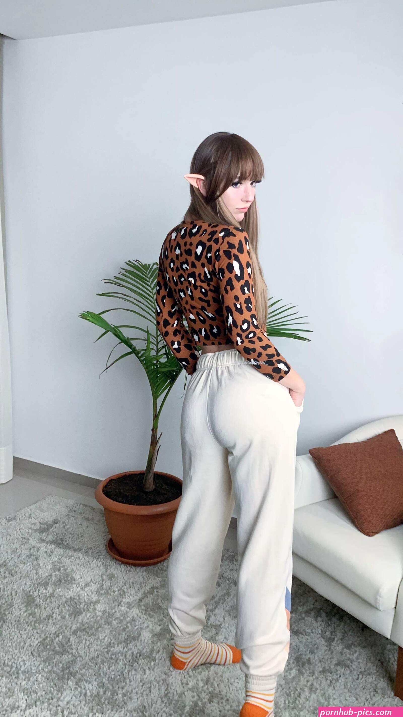 Hey just showing my big ass in these pants! nudes