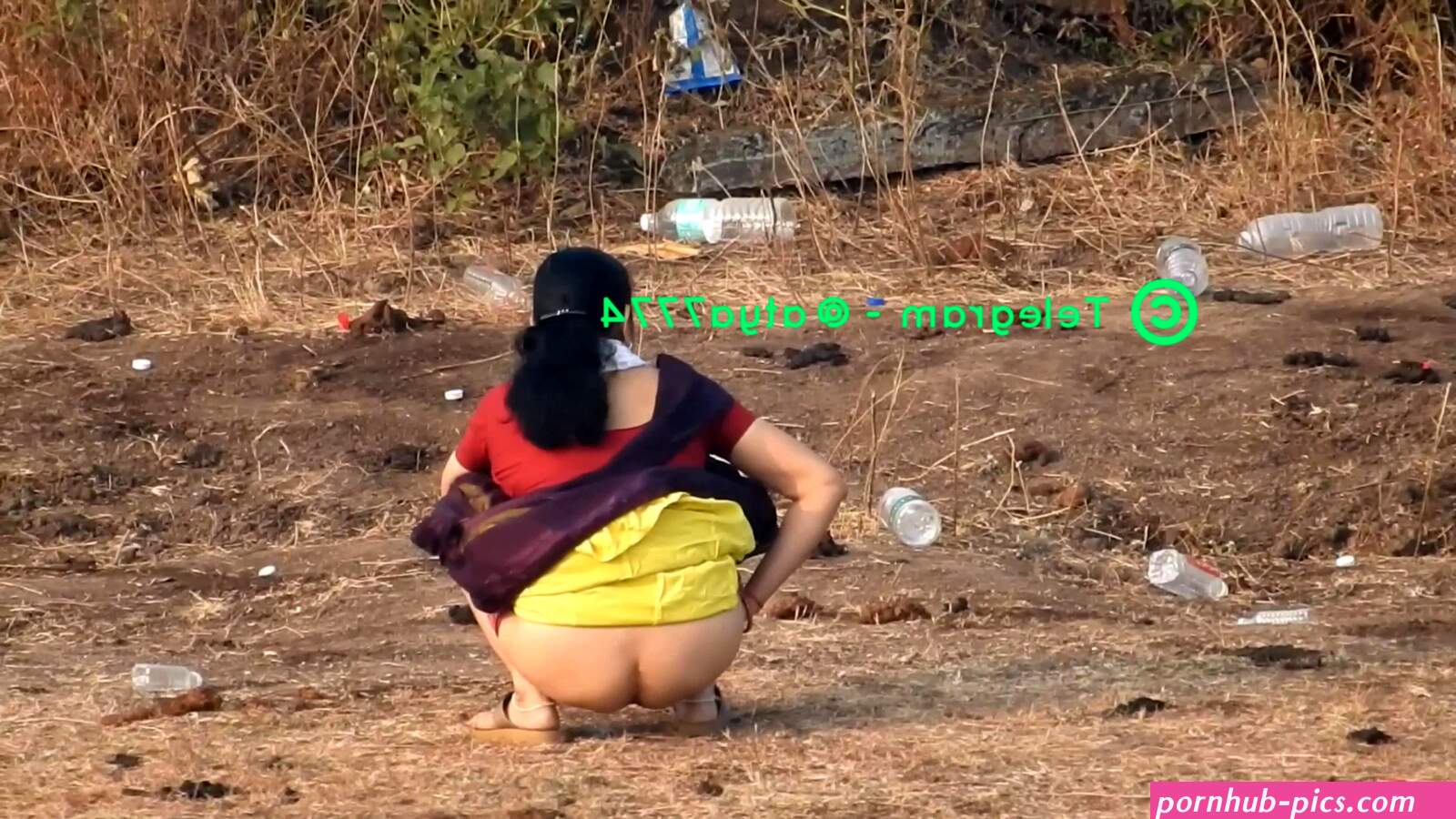Sexy Indian Aunty Pissing