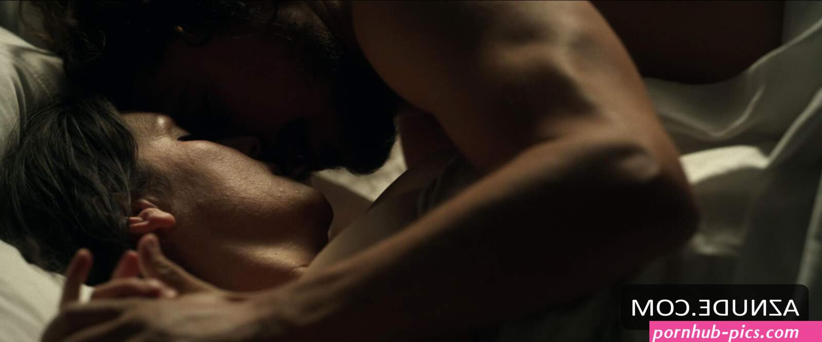 MELANIE LYNSKEY Nude