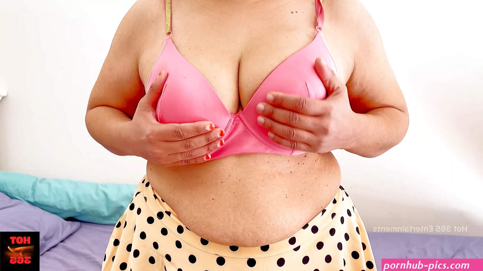 Playing with My Sexy Boobs on Cam