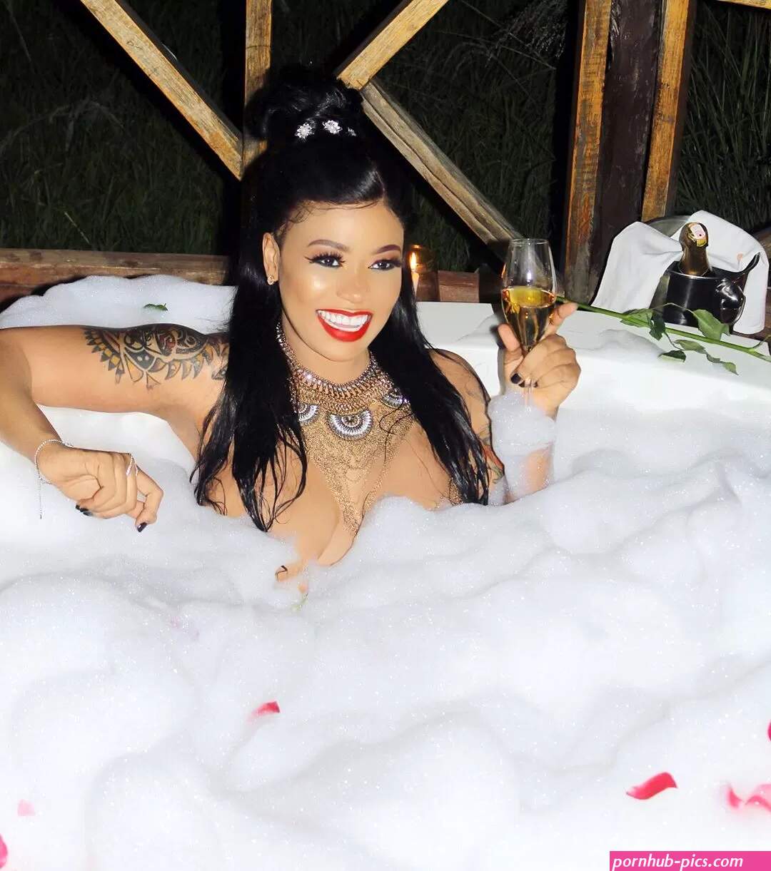 Vera Sidika Nude
