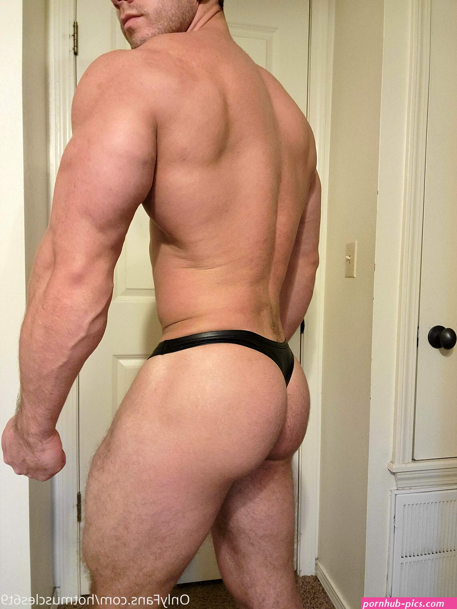 hotmuscles6t9