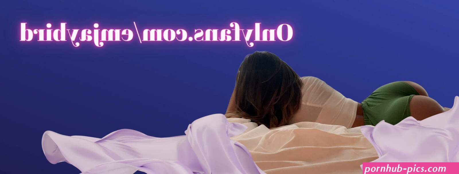 emilyjoneschat at Chaturbate: CrazyTicket: Show in progress. Naked Oil. Tip 15 tokens to see the show