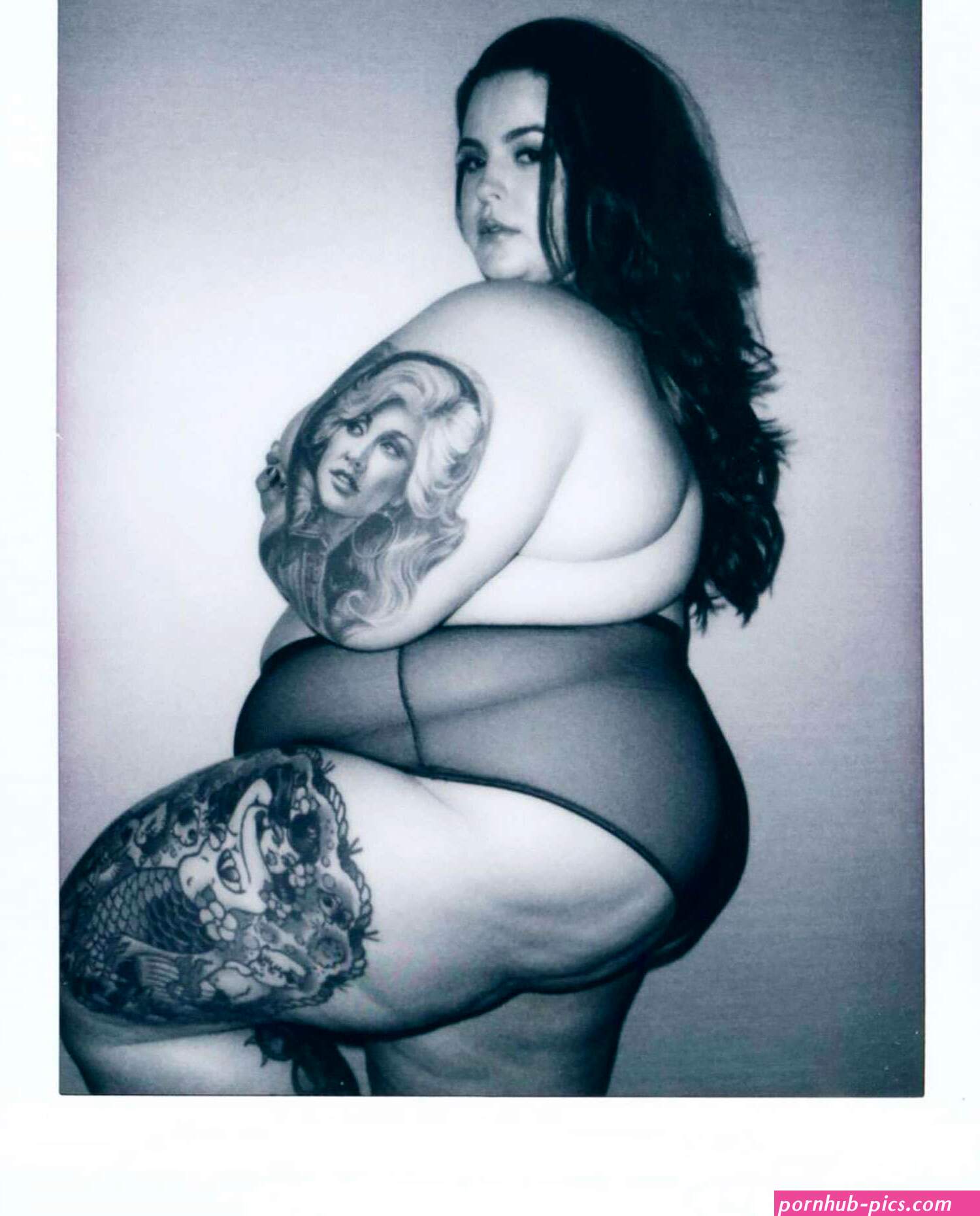 Tess Holliday Strips Down For Sultry Shot: Fat People Have Sex
