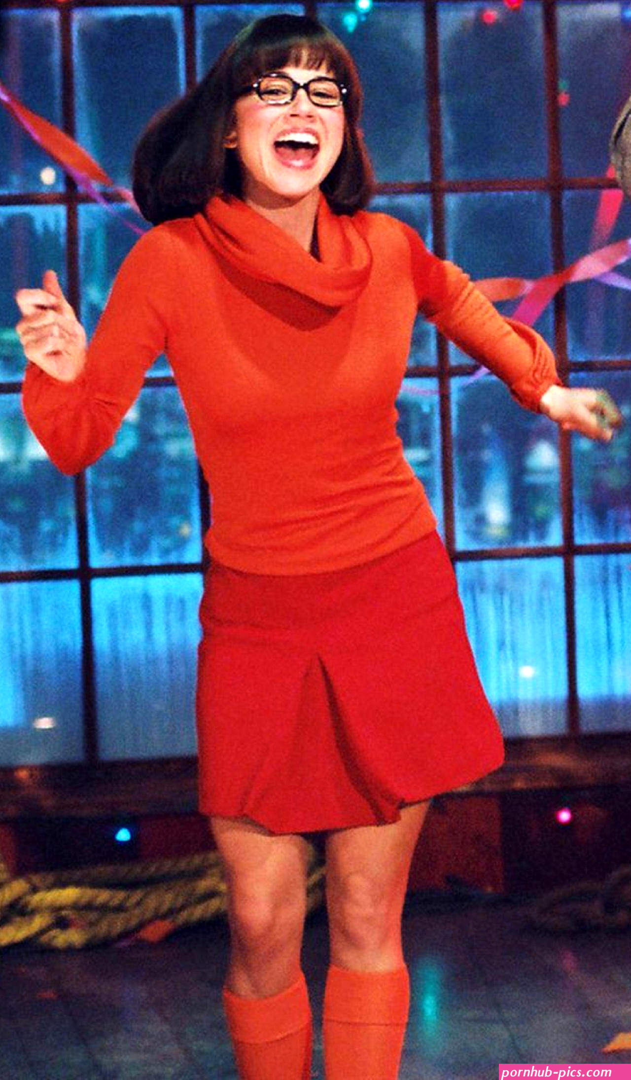 Linda Cardellini As the Beautiful and Sexy Velma 1 by dragonmatt600 on DeviantArt