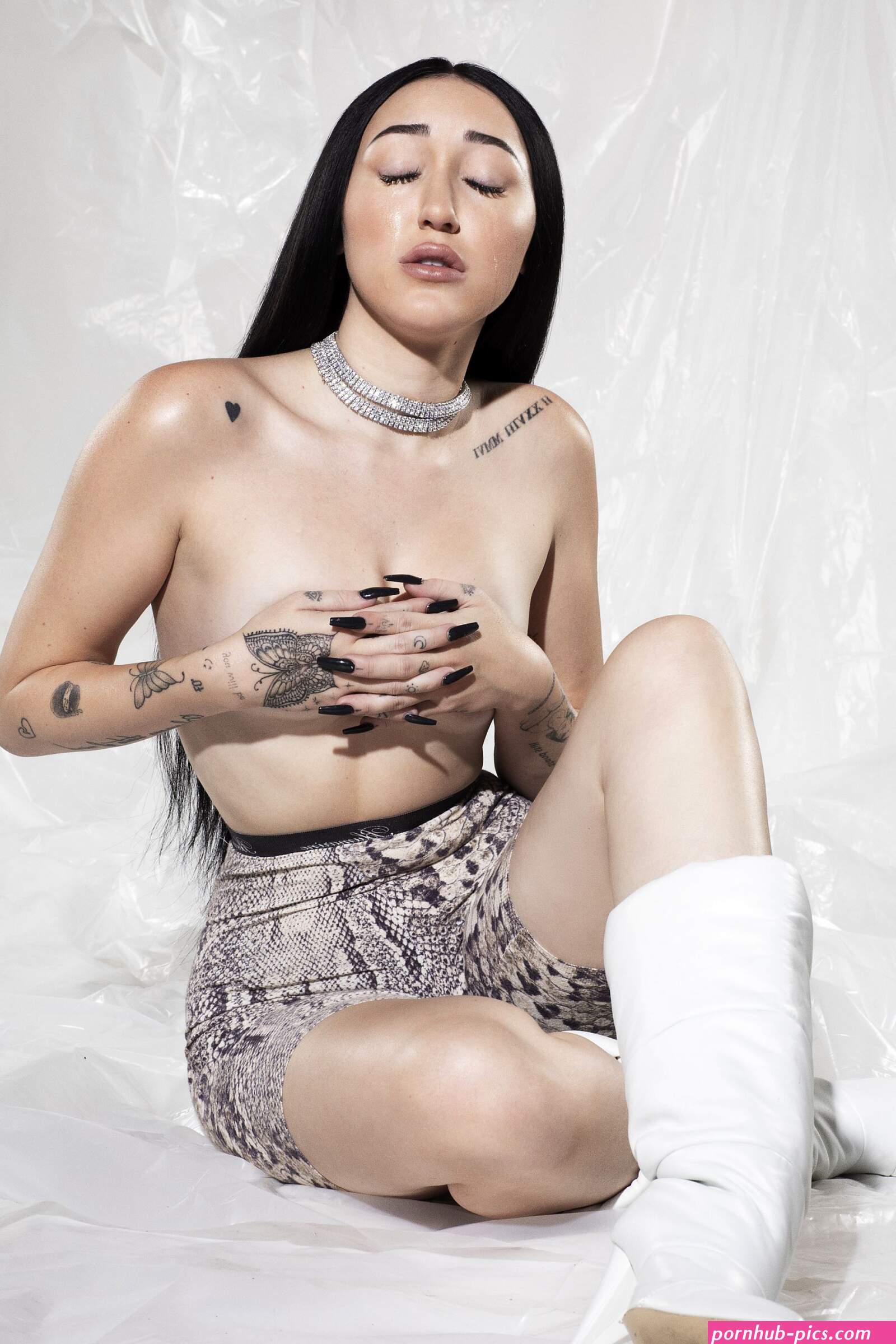 Noah Cyrus Nude Collection Video