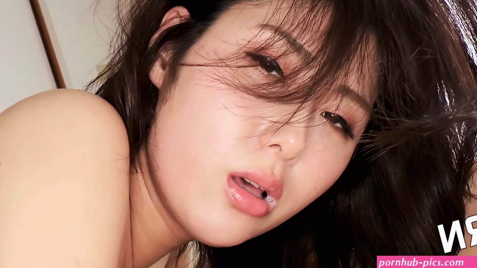 Young Japanese MILF Hara Chitose Fuck with Sexy Ripped Jeans