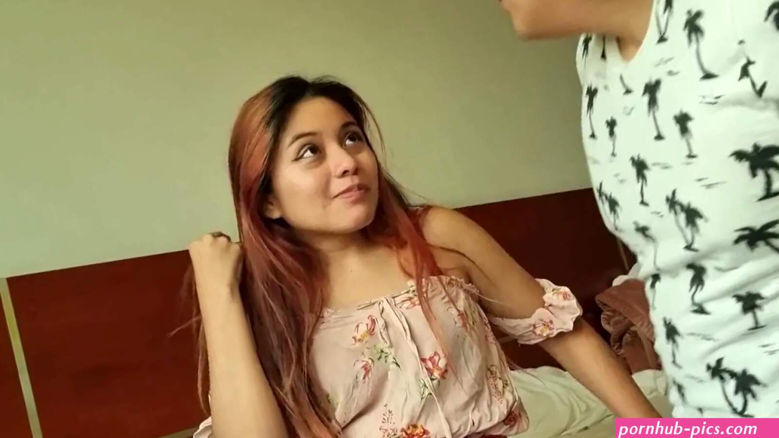 Curvy Latina amateur Lucy Moe gets her tight ass pumped with Cum