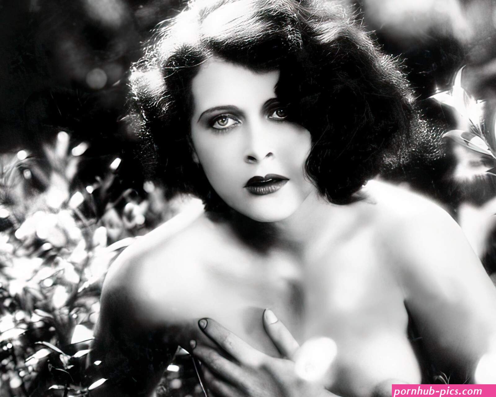Hedy Lamarr Nude ecstasy Black and White Multiple Sizes 730-224 Sexy Erotic Risqué Topless Sensual Old Hollywood