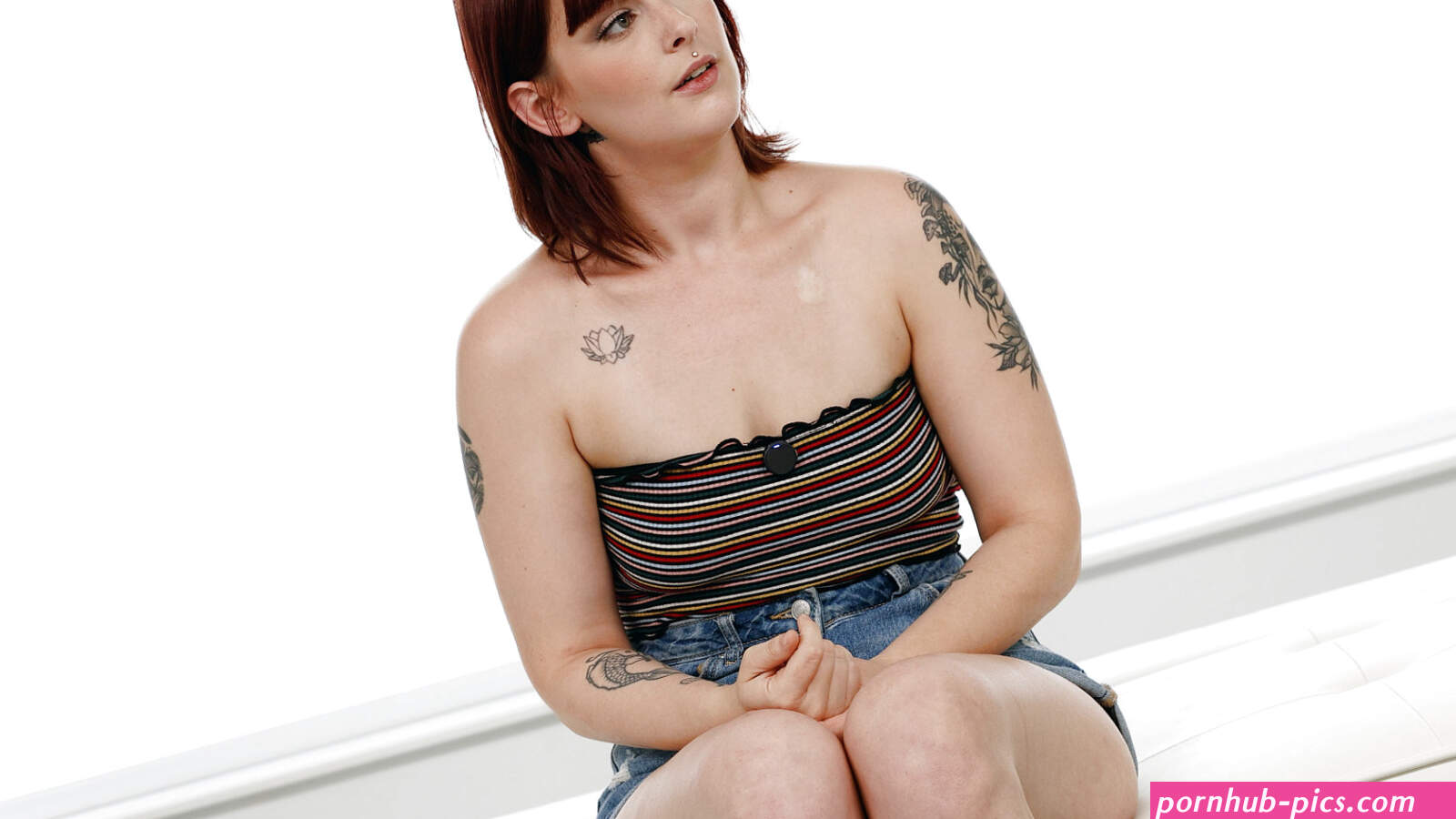 Cleo Redhead Lets Herself Go Wild Net Video Girls