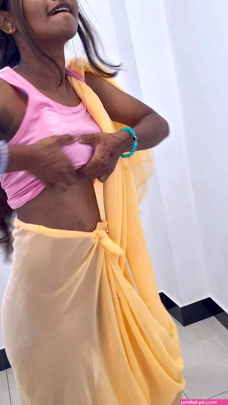 Beautiful Indian Stepsister Big Boobs Show sexy dance