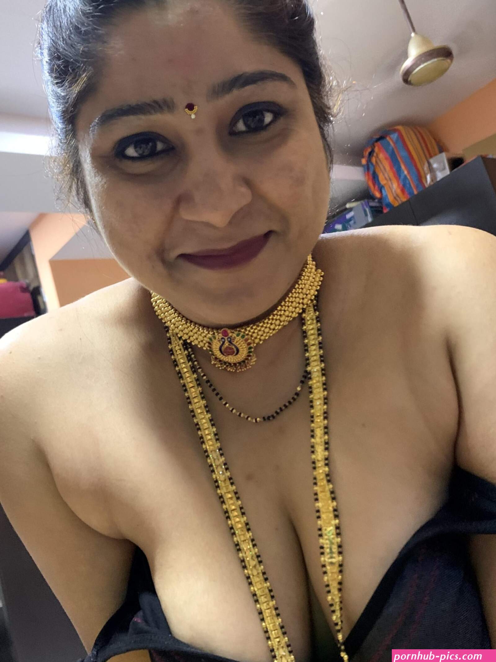 Bhabhi in saree blowjob and big boobs showing