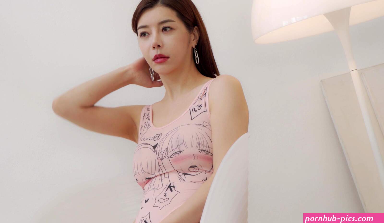 Korean Gravures Hot Asian Girl Showing Off For a Photoshoot Video