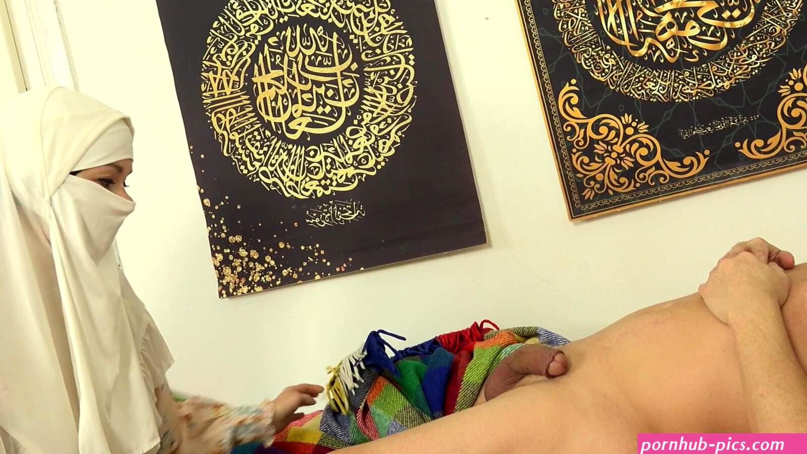 Petra 4 Babe In Niqab Pleases Her Husband