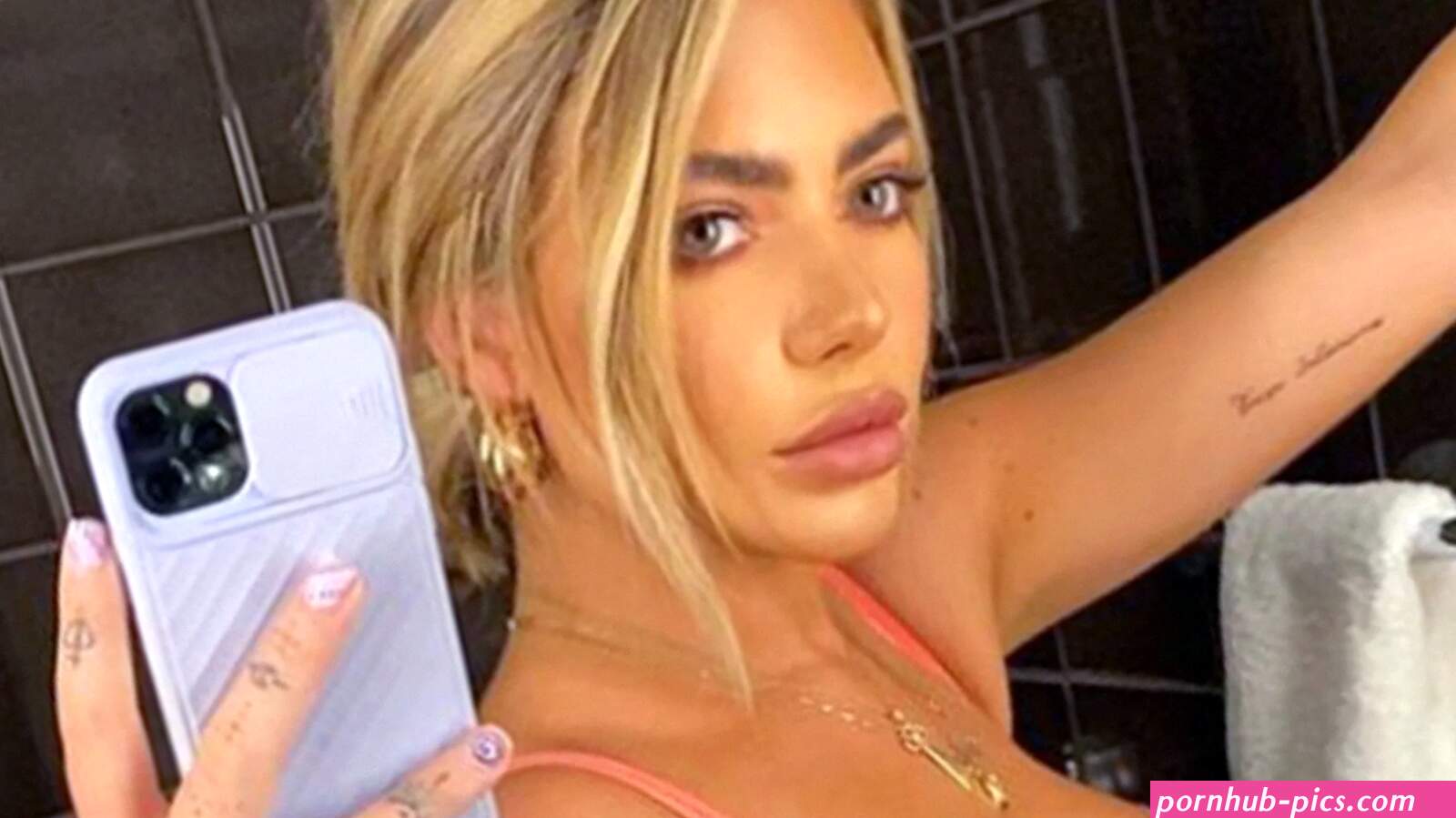 What Is OnlyFans And How Do Women Make Money On It?