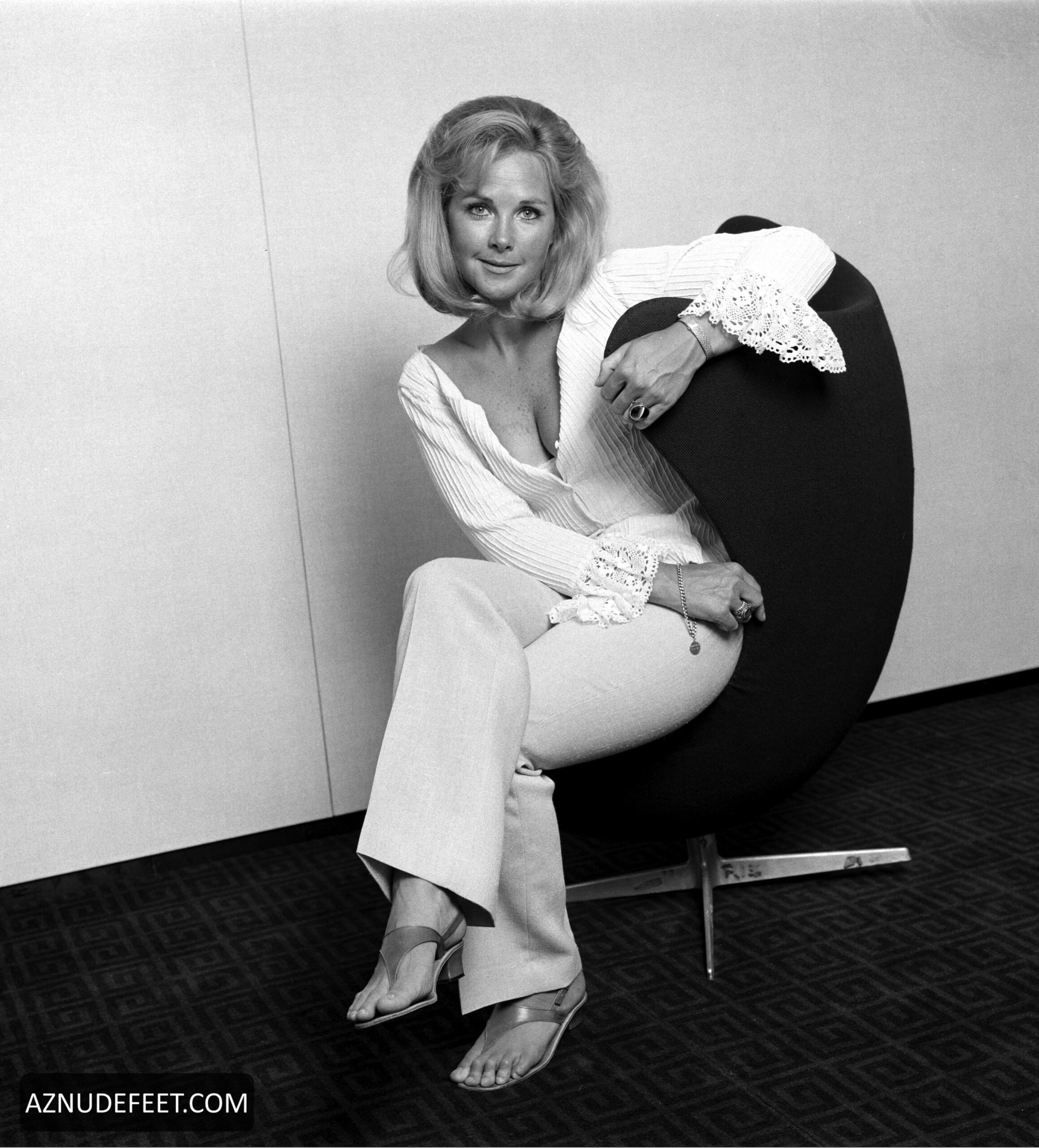 WANDA VENTHAM Feet