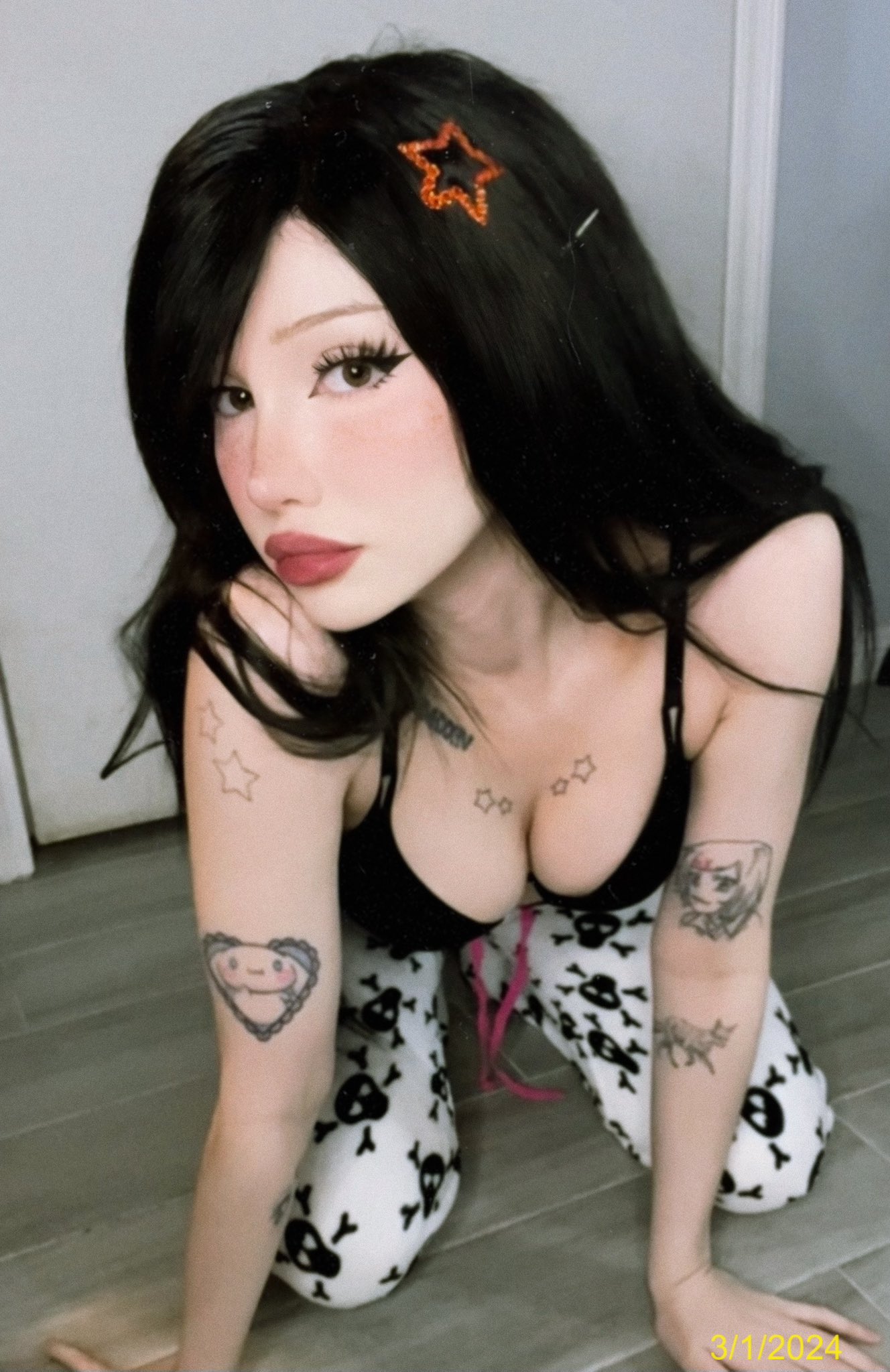 Lena Foxx on X: Coming over to stare at you like this 0.0