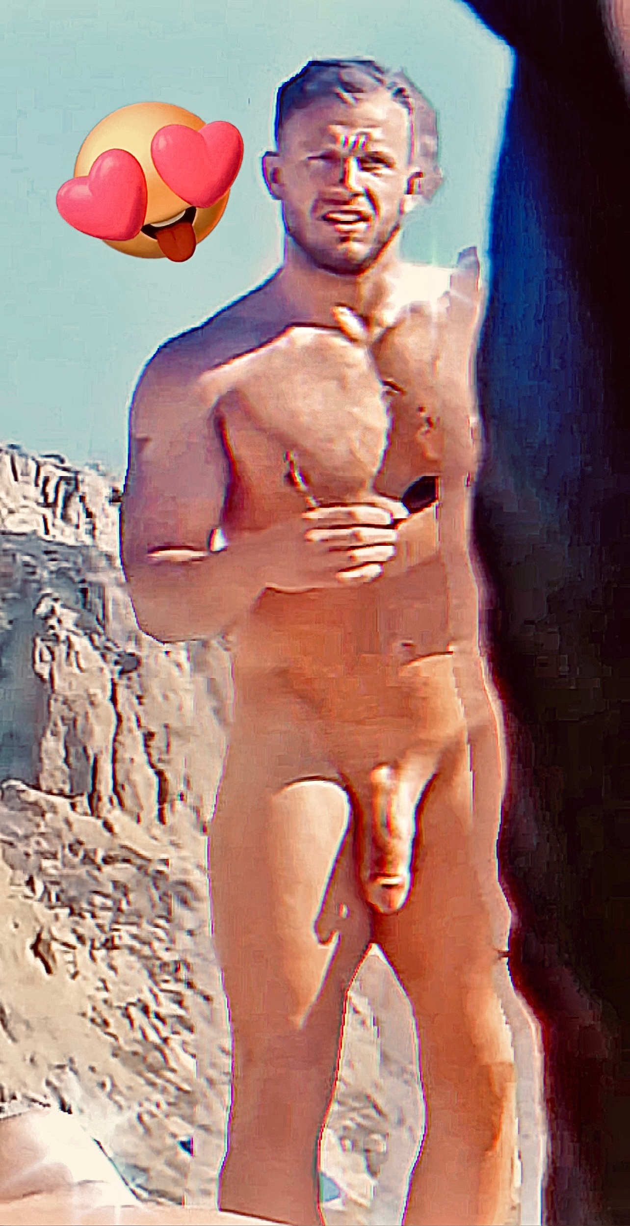 Straight dudes STR8: Hot man caught naked on