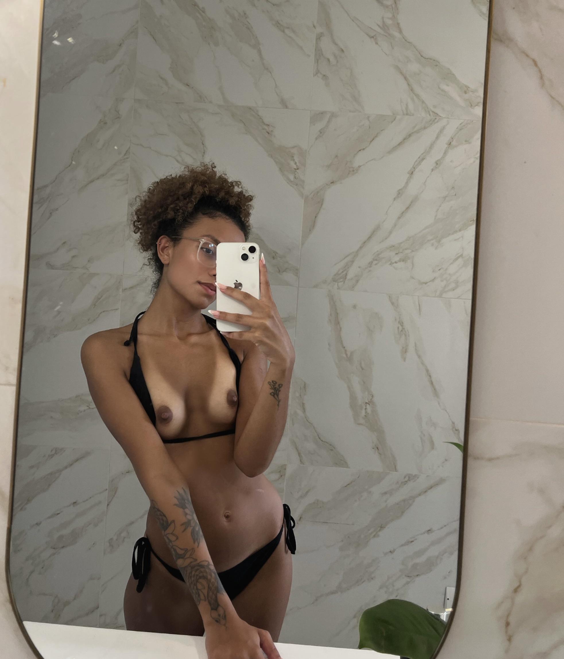 I keep sending nude pics tell me yes or no Post By NSFW Goldencurls3 on onlynudechicks