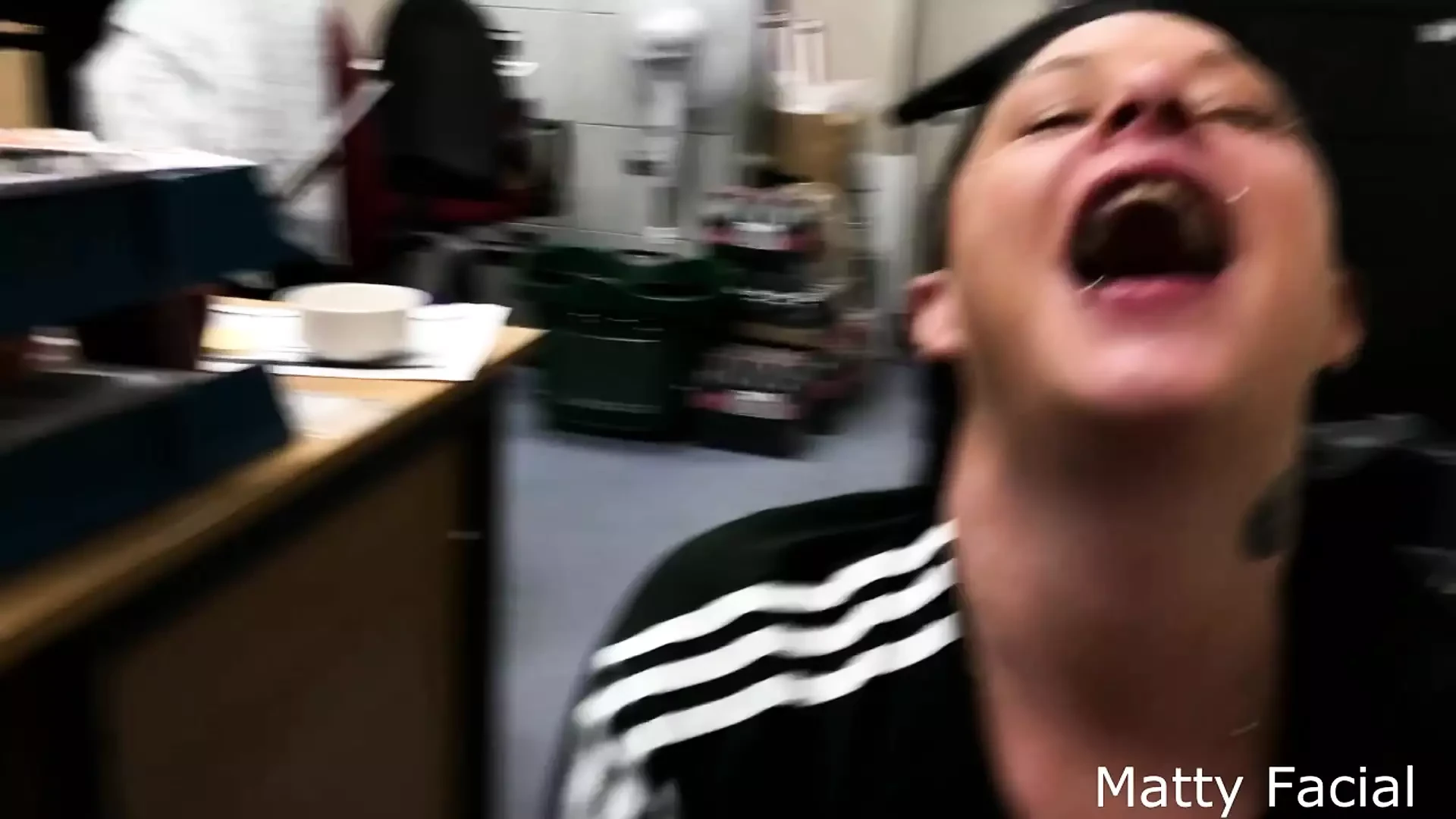 Blowjob at Work in the Office: Amateur Amateur Porn feat. Cheyenne Rose by Onlyfans