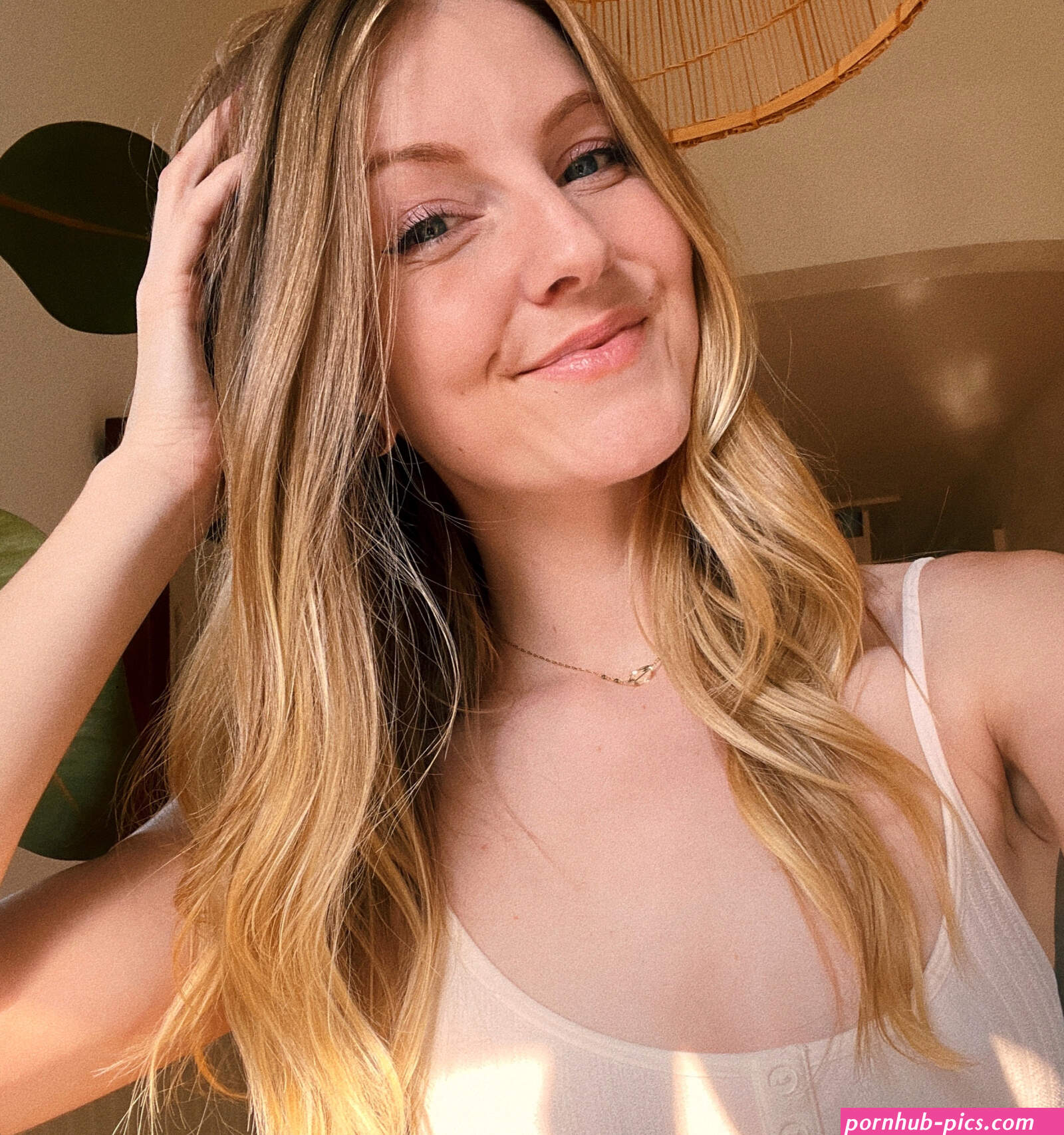 OnlyFans Creators Tagged with Solo