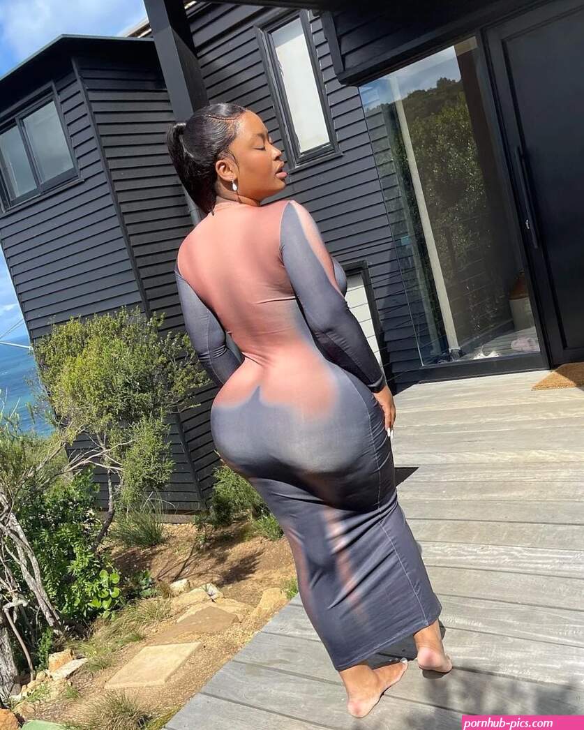 Cyan Boujee shows off her BOOTY