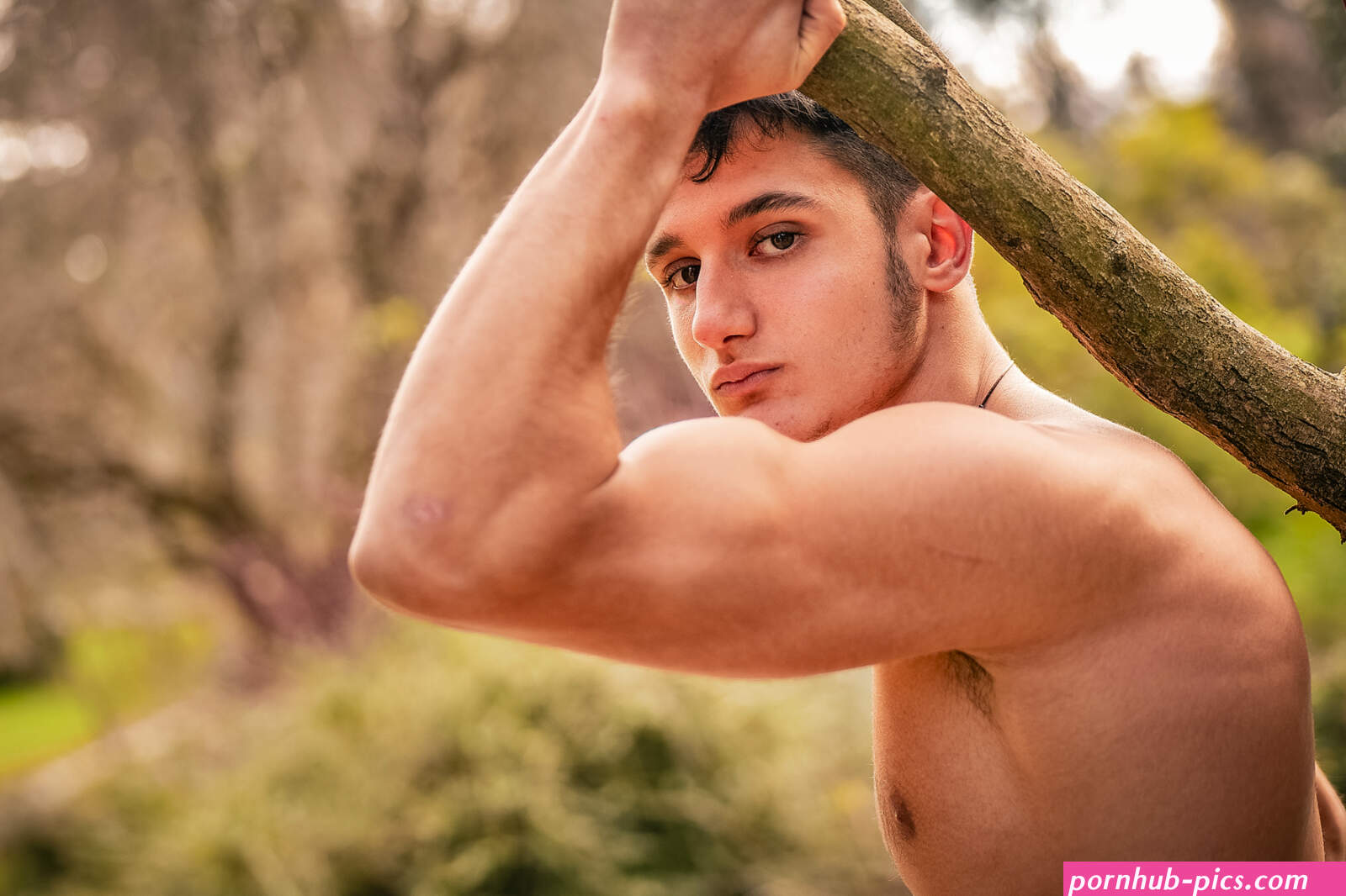 Sexy Muscle Twink Pablo Poses in a Madrid Park