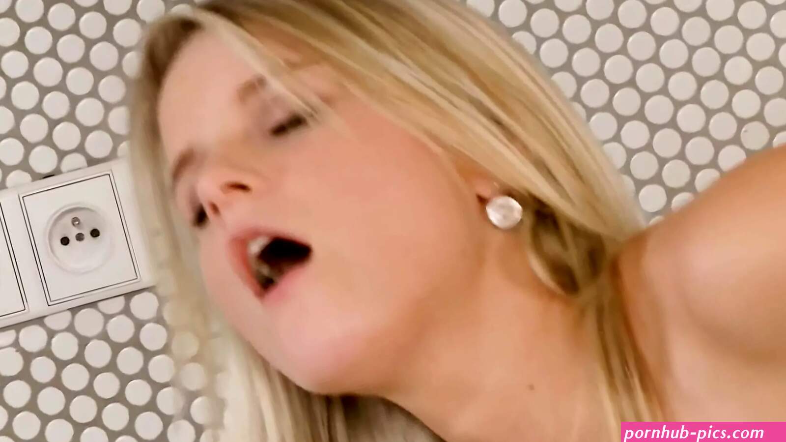 Blonde Creampie Porno Videos