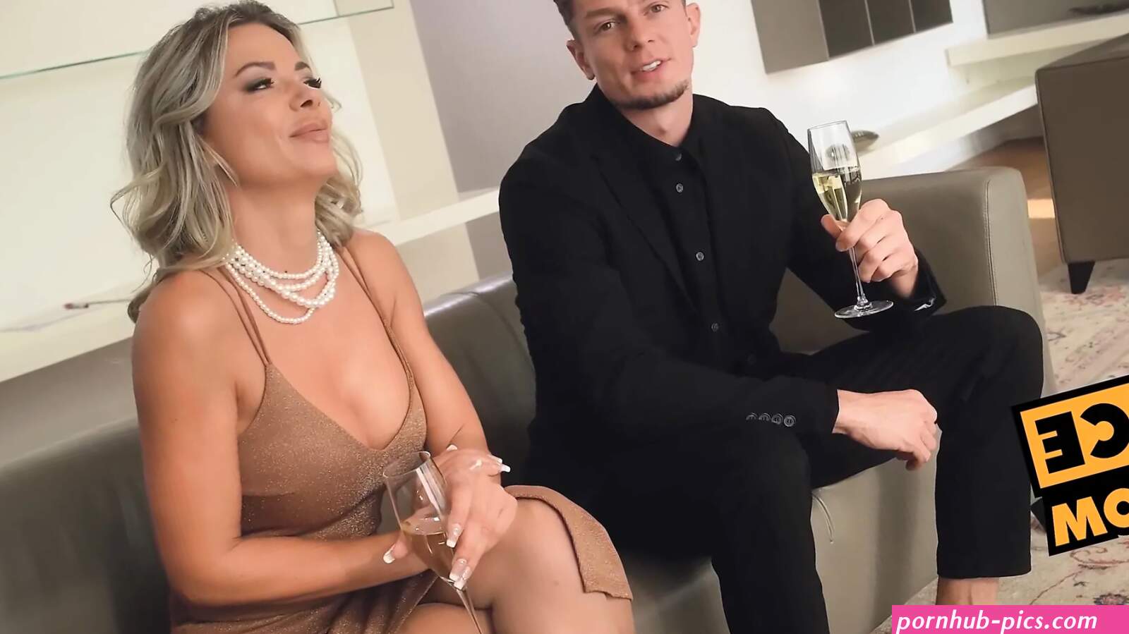 Blonde Milf Threesome Mmf Porn Videos: UHD 4K 2160p XXX 2026