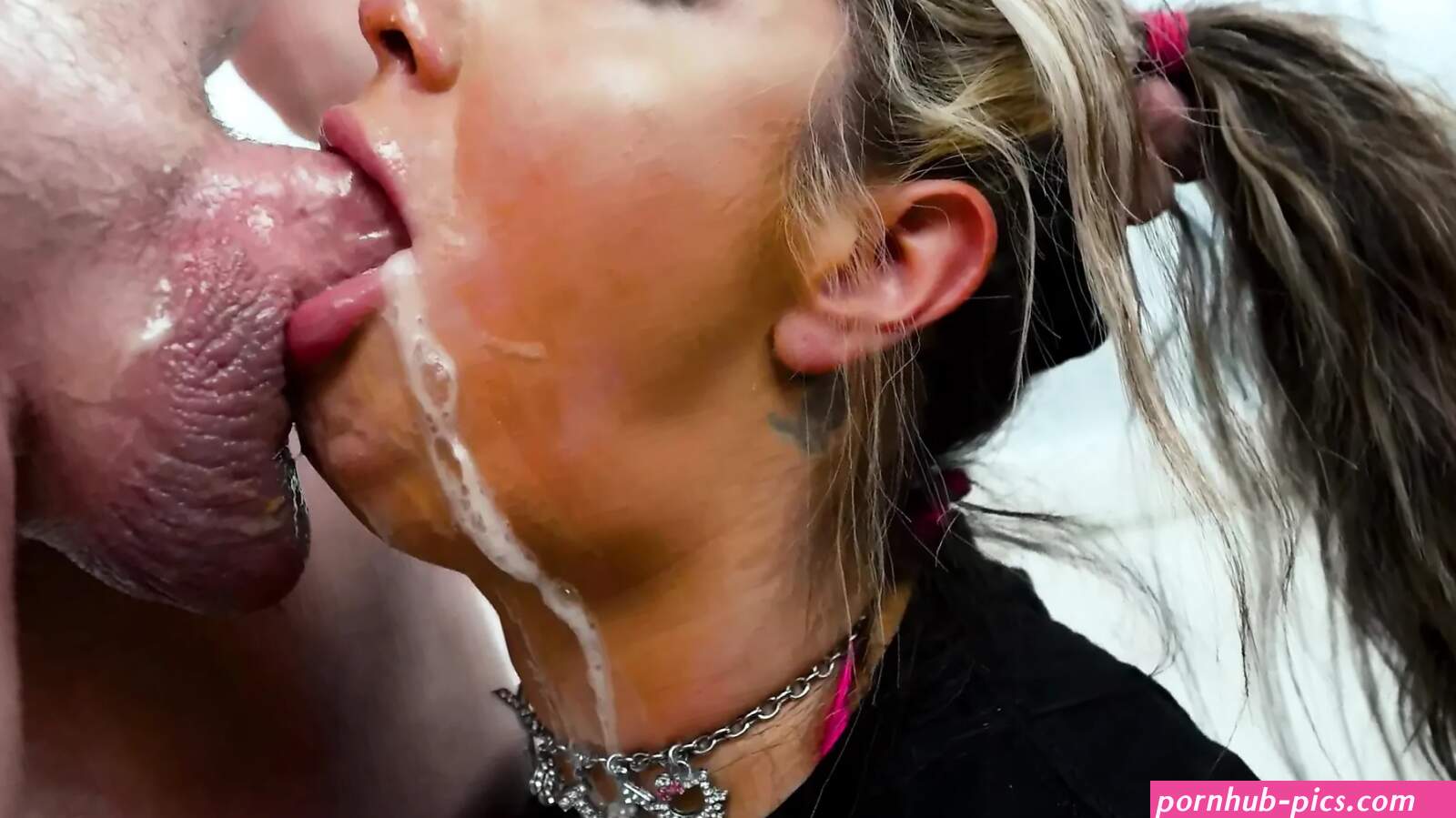 Blonde sloppy blowjob Porno Videos