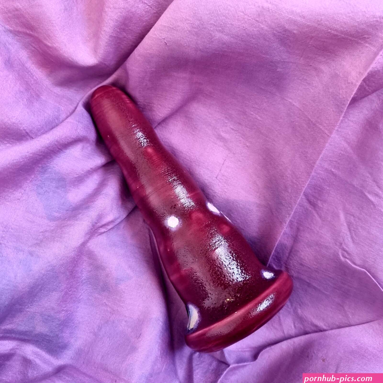 Ceramic Dildo in Burgundy and Cream Crystals