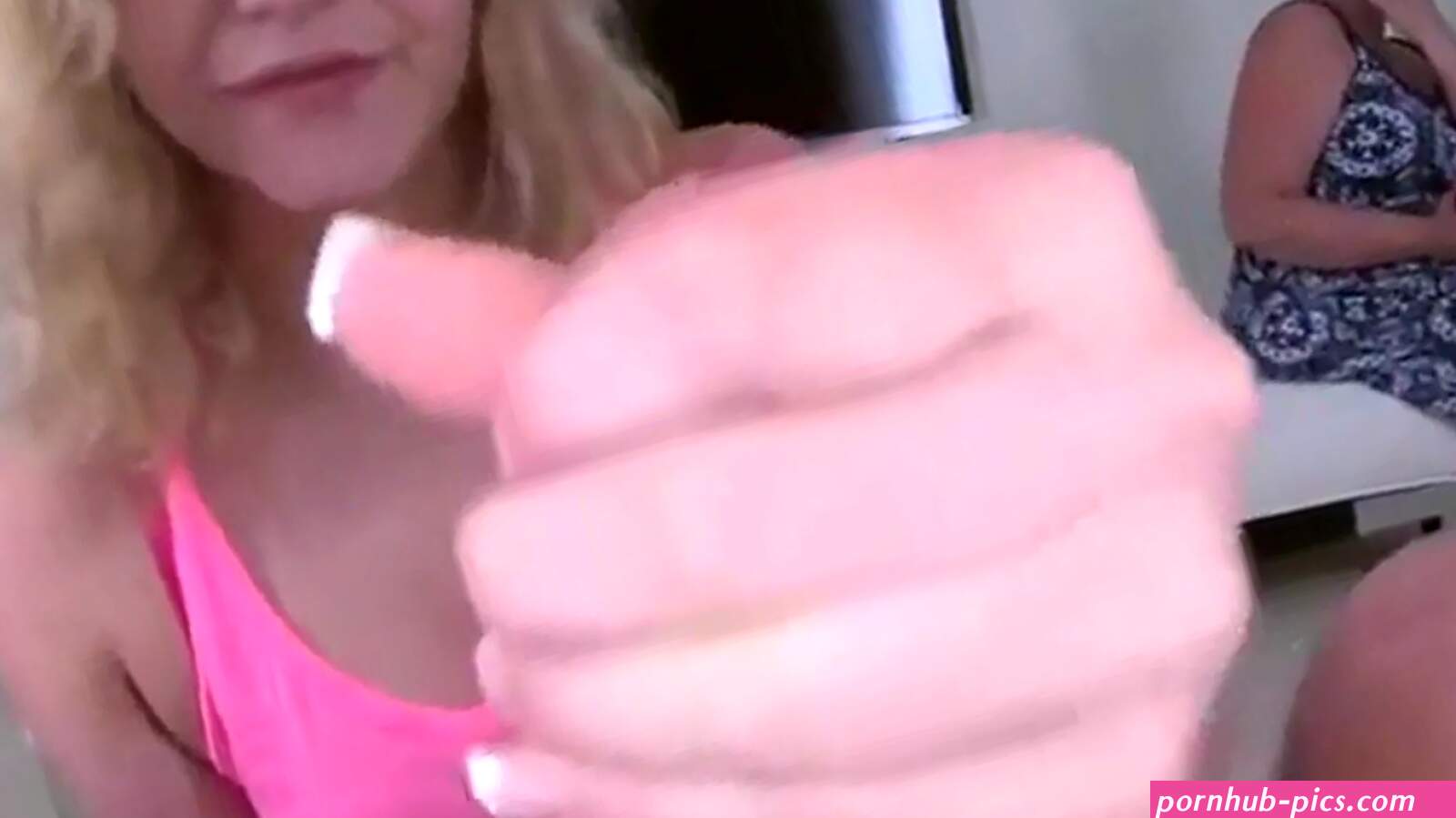 Sie hat ihre echte Mutter zu ihrem Pornodreh mitgebracht
