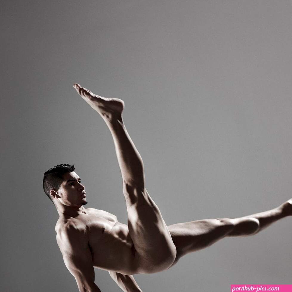 Gay Spy: Brit gymnast in birthday suit