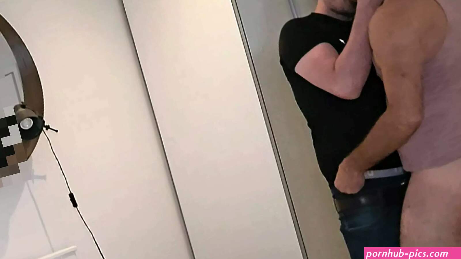 Businessman Mike Str8 Full Video: Gay Amateur Porn feat. Hands42