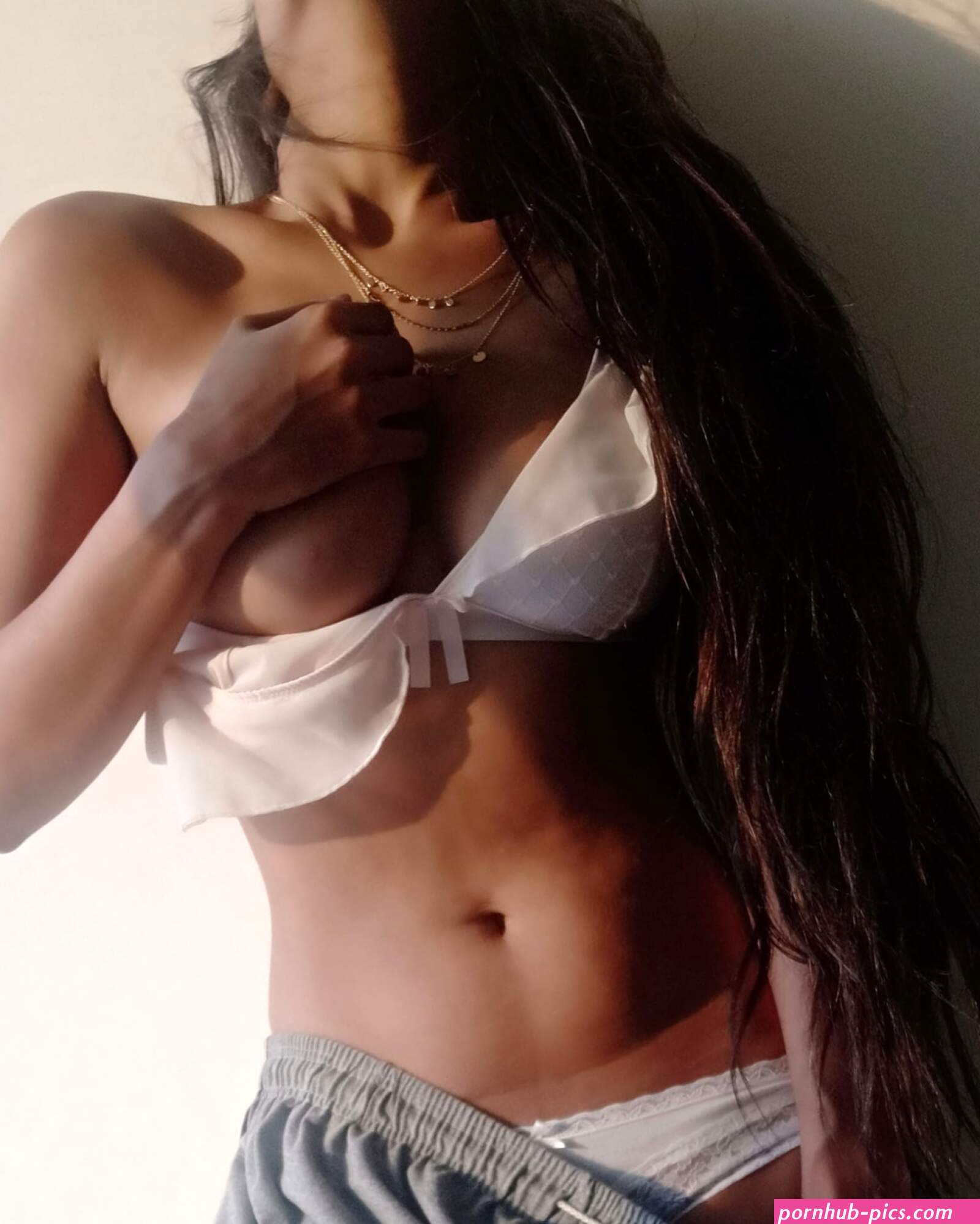 What Is Poonam Pandey Doing During Coronavirus Lockdown
