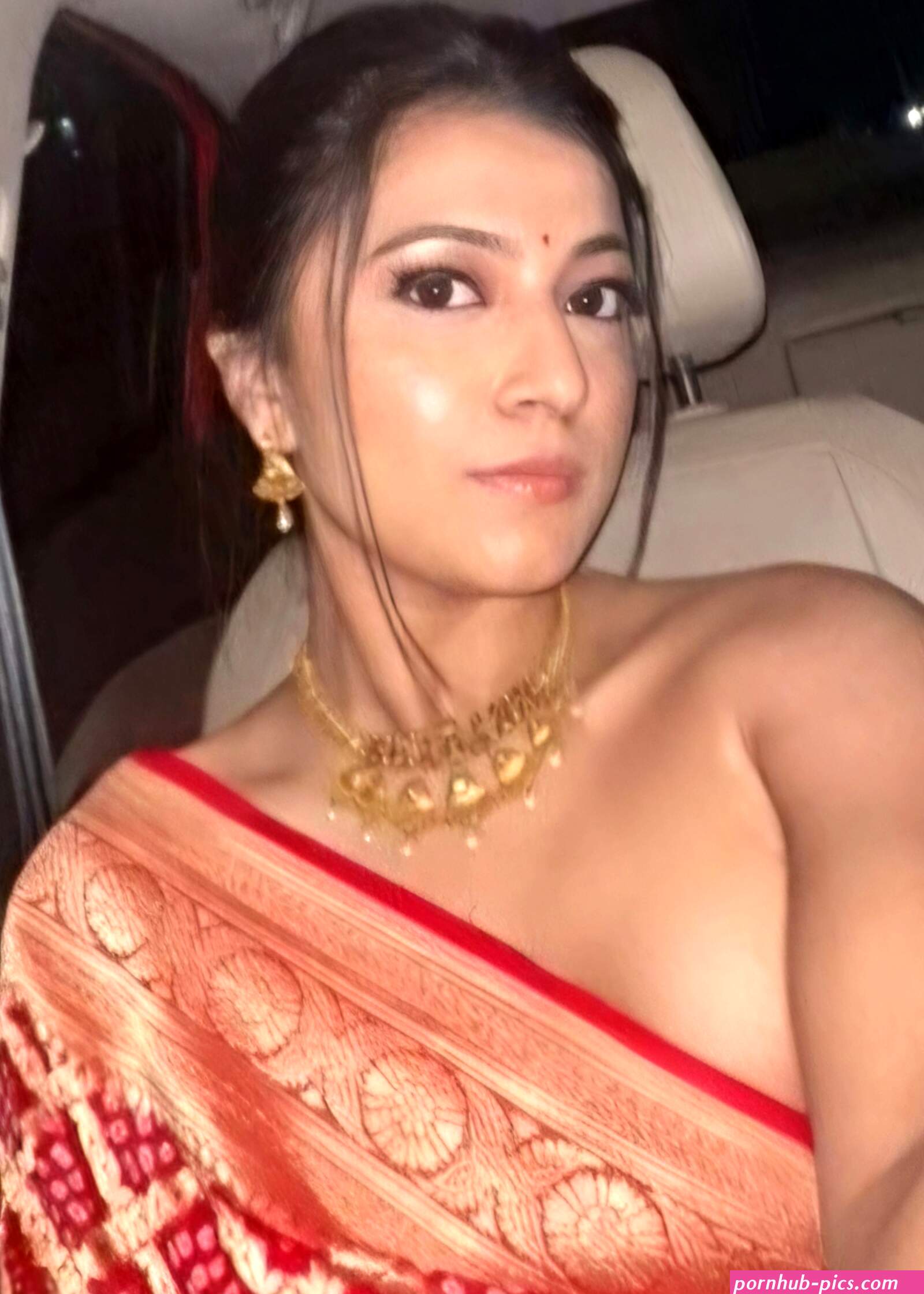 Hot girl in Red Saree nude