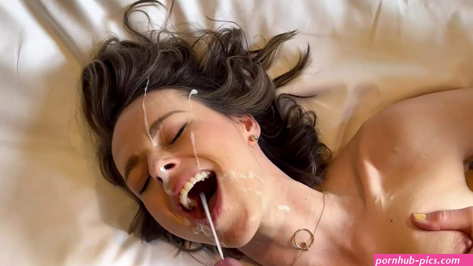 Facial Porn Videos: Cum on Pretty Girls