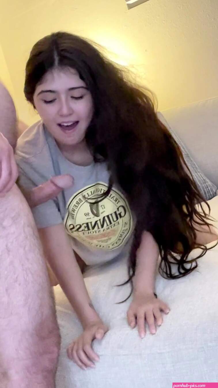 Onlyseraphinexxx Deepthroat and 18 Teen Brunette